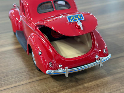 1/18 Diecast Maisto Ford Delix 1939 in Red