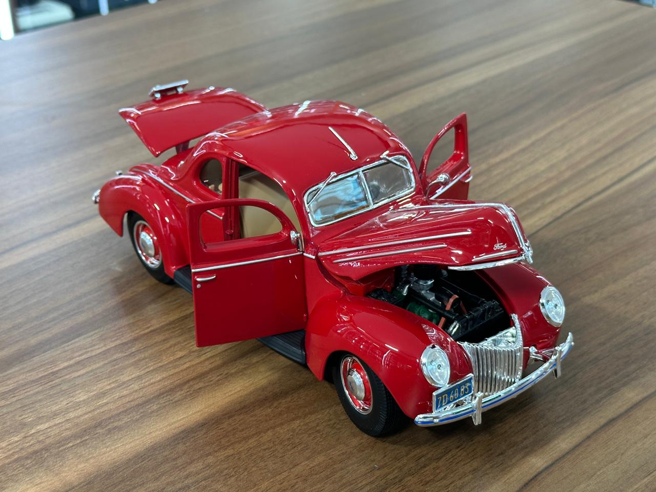 1/18 Diecast Maisto Ford Delix 1939 in Red