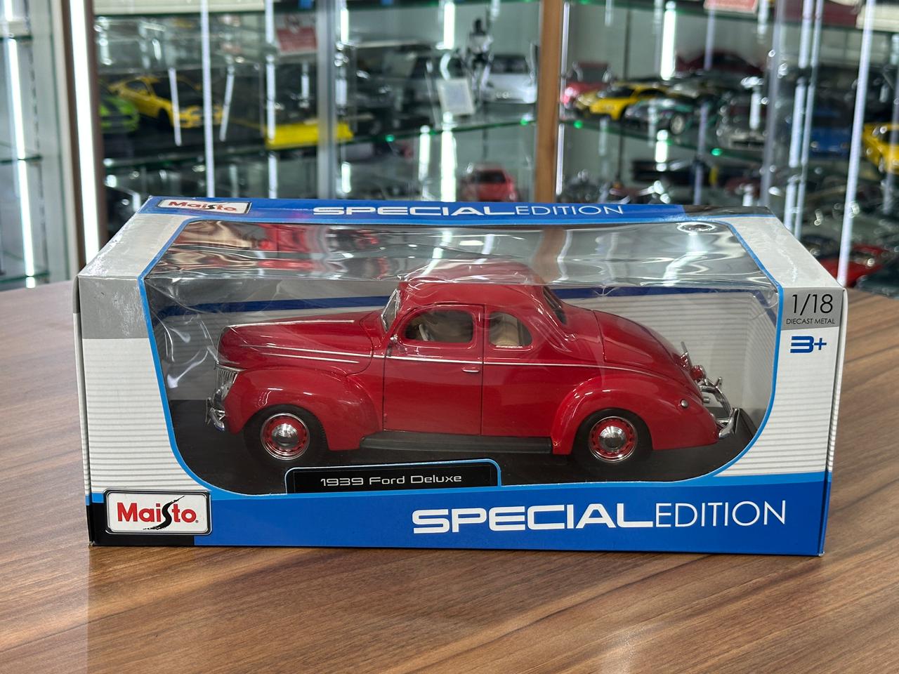 1/18 Diecast Maisto Ford Delix 1939 in Red