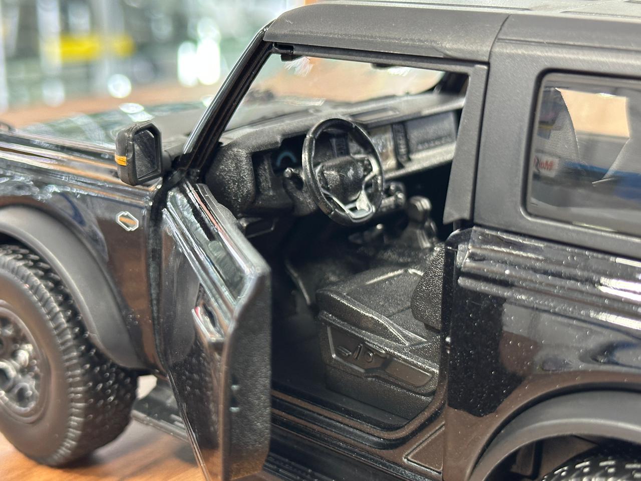 1/18 Diecast Maisto Ford BRONCO WILDTRAK  2021 Dark Blue