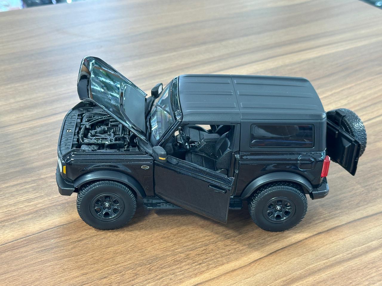 1/18 Diecast Maisto Ford BRONCO WILDTRAK  2021 Dark Blue