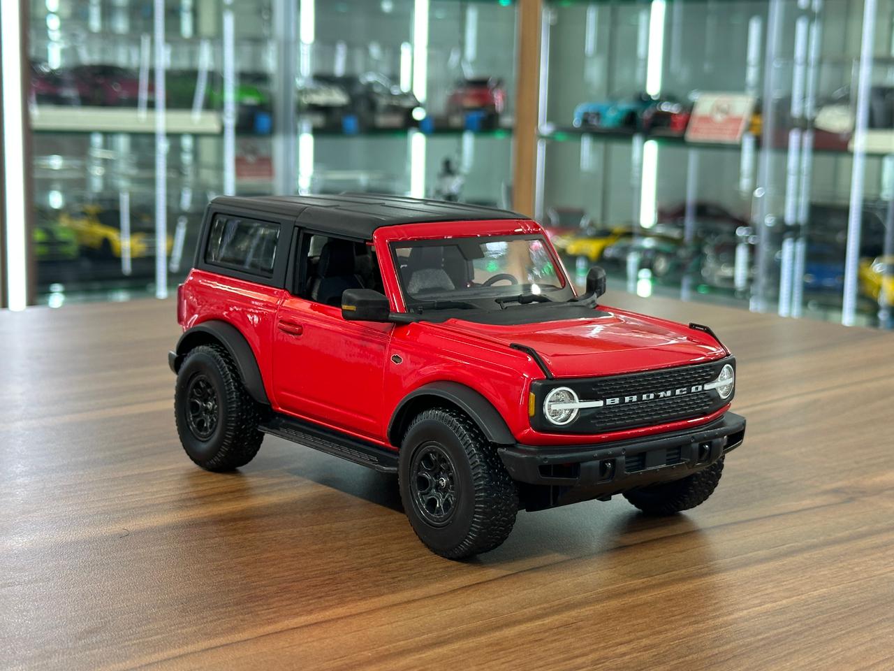 1/18 Diecast Maisto Ford BRONCO WILDTRAK 2021 Red