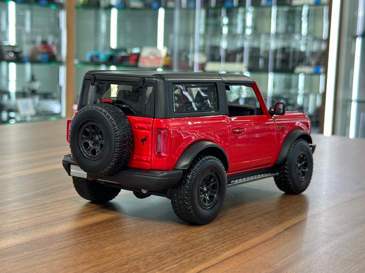 1/18 Diecast Maisto Ford BRONCO WILDTRAK 2021 Red