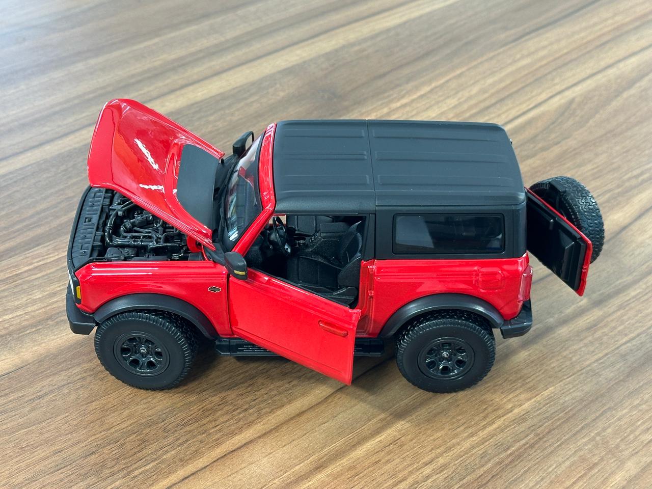 1/18 Diecast Maisto Ford BRONCO WILDTRAK 2021 Red