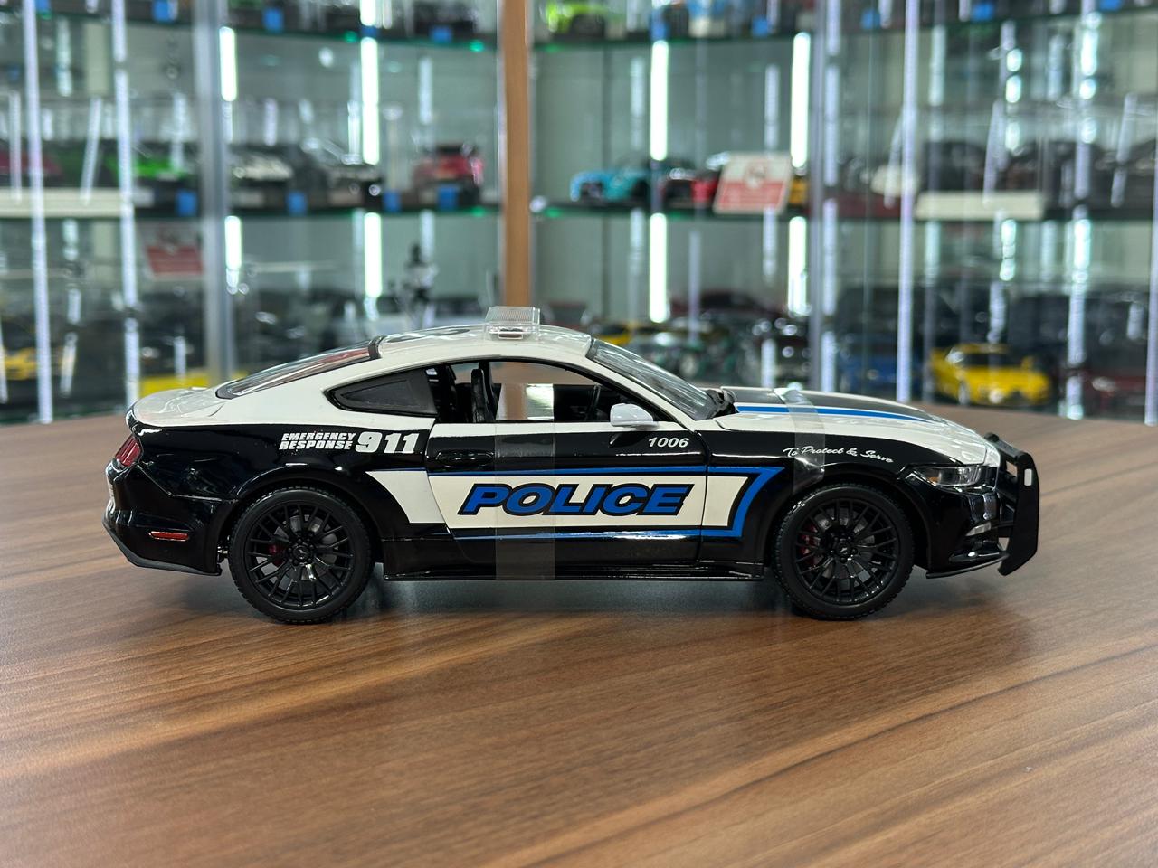 1/18 Diecast Maisto Ford Mustang GT Police - Full Opening