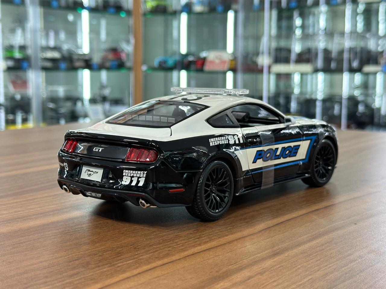 1/18 Diecast Maisto Ford Mustang GT Police - Full Opening