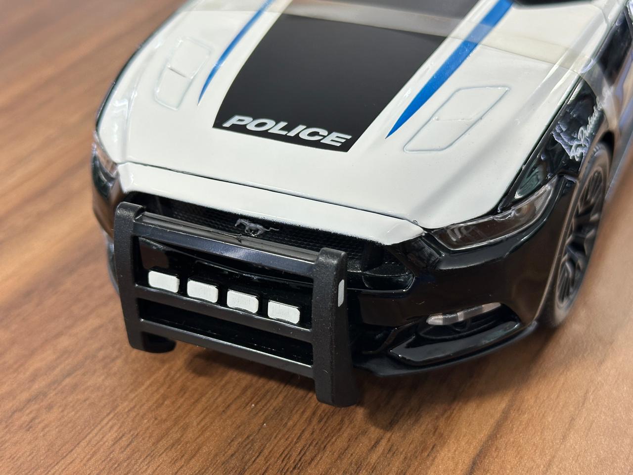 1/18 Diecast Maisto Ford Mustang GT Police - Full Opening