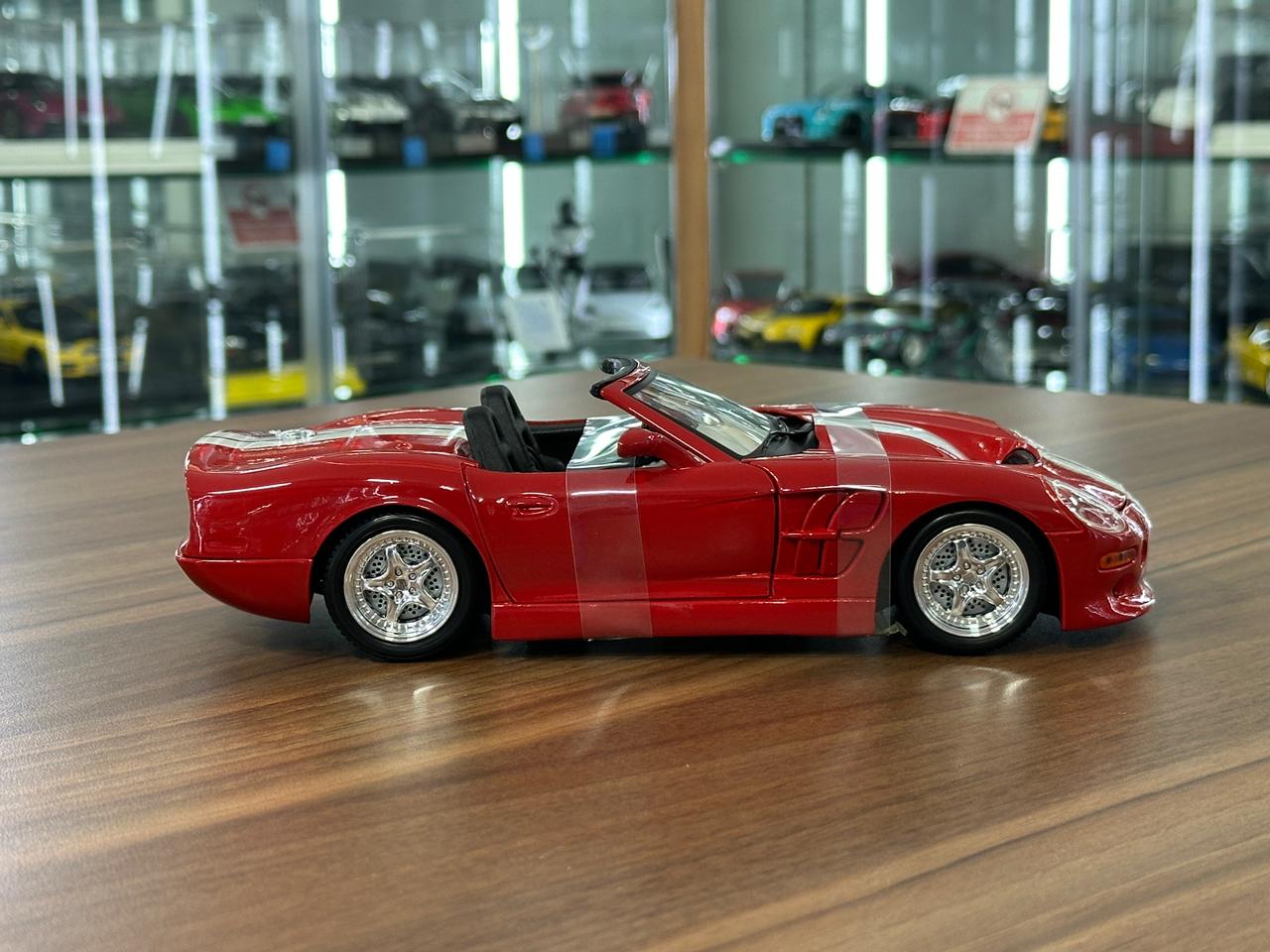 1/18 Diecast Maisto Shelby Series One in Red