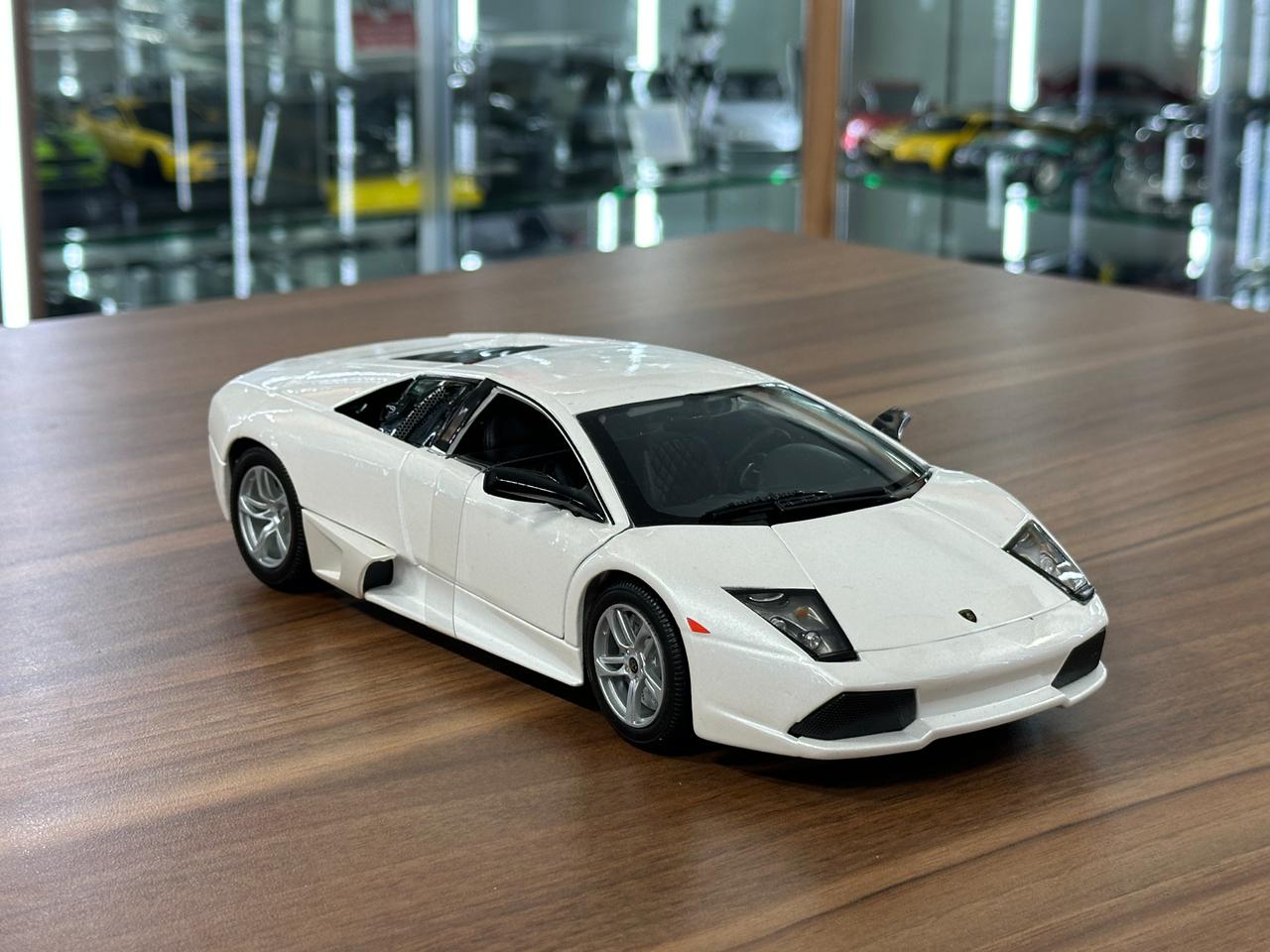 1/18 Diecast Maisto Lamborghini Murcielago  LP640 2007 in White