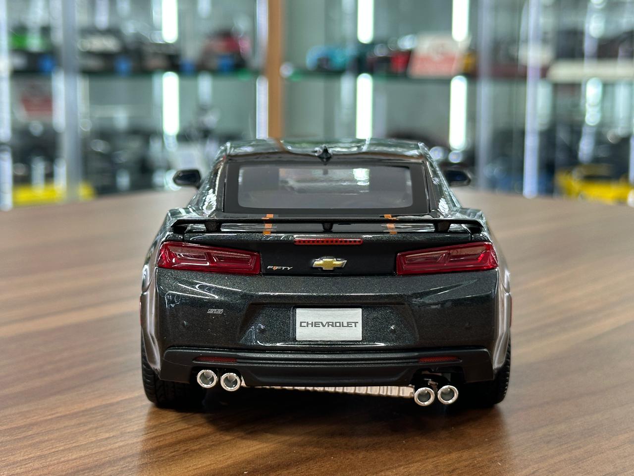 1/18 Diecast Maisto Chevrolet Camaro Fifty anniversary 2017 Grey