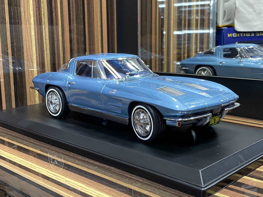 1/18 Diecast Chevrolet Corvette Sting Ray 1963 Blue Metallic Model car by Norev