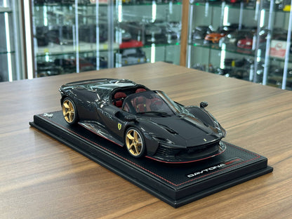 Ferrari Daytona SP3 1:18 resin model full carbon fiber MR Collection Dubai