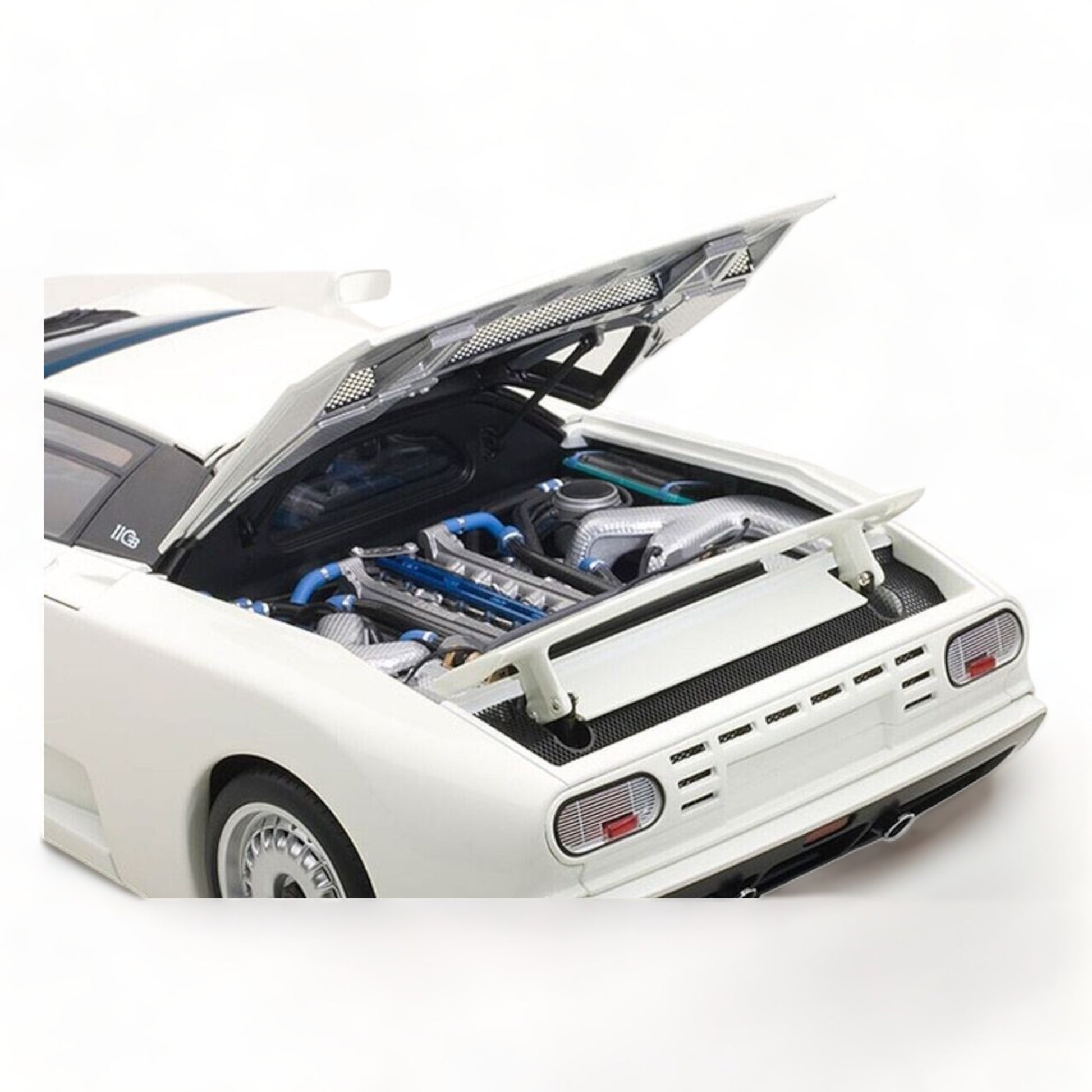 1/18 Diecast Bugatti EB 110 White AUTOart Scale Model Car