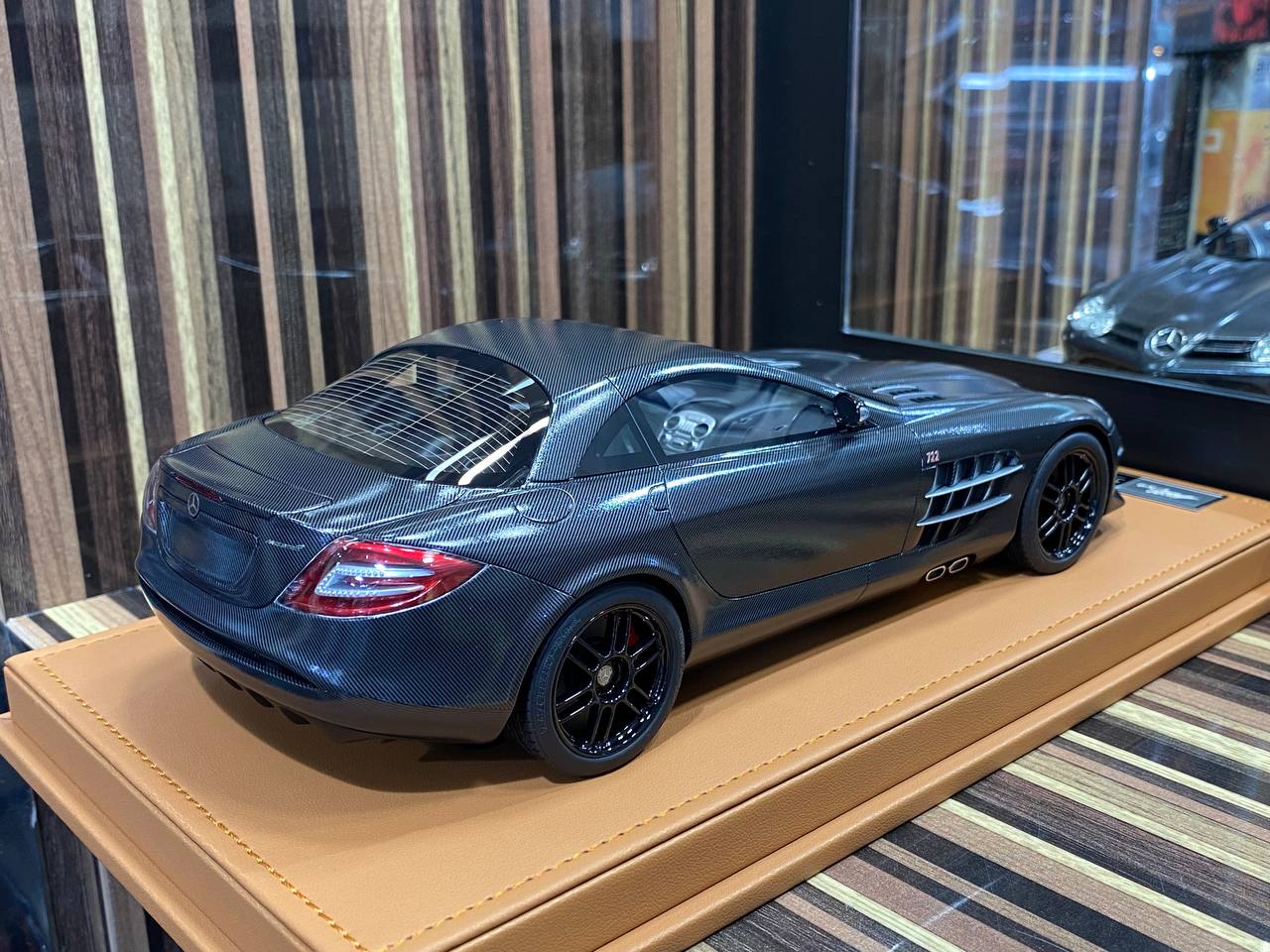 1/18 IVY Models Resin Model - Mercedes-Benz SLR McLaren 722 in Striking Full Carbon|Sold in Dturman.com Dubai UAE.