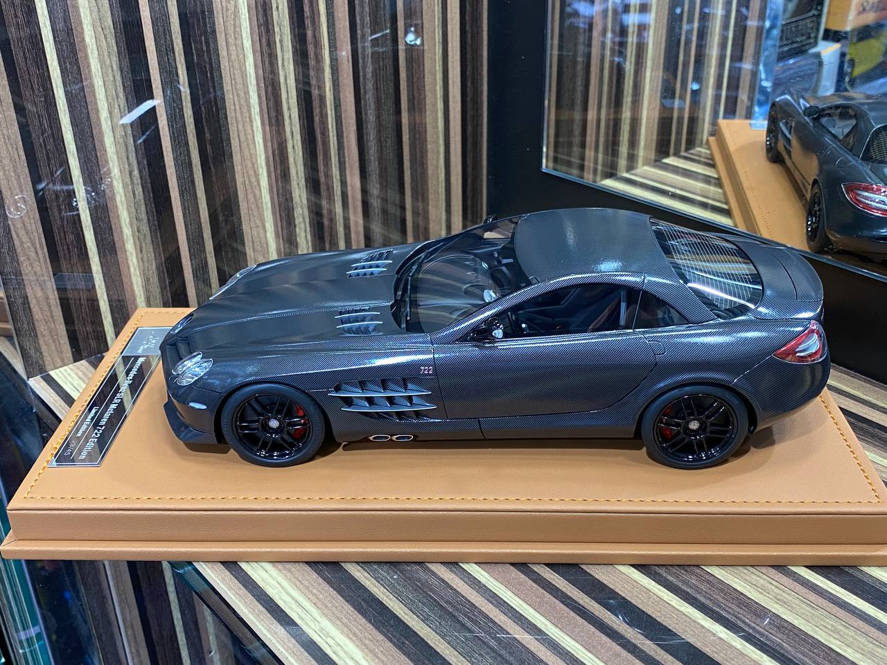 1/18 IVY Models Resin Model - Mercedes-Benz SLR McLaren 722 in Striking Full Carbon|Sold in Dturman.com Dubai UAE.