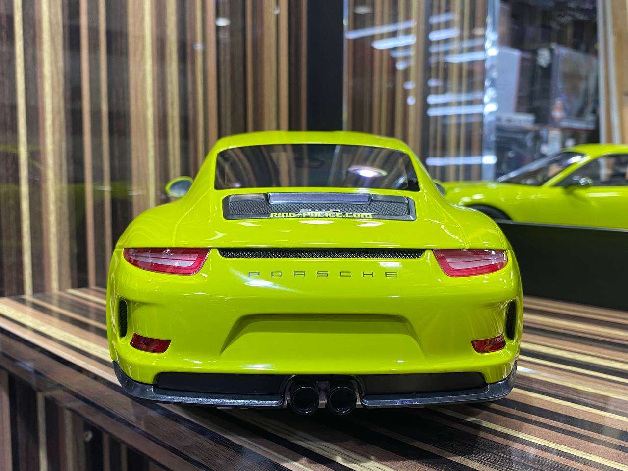 1/12 Minichamps Metal Diecast - Porsche 911 R (991.1) 2016 in Exclusive Acid Green|Sold in Dturman.com Dubai UAE.