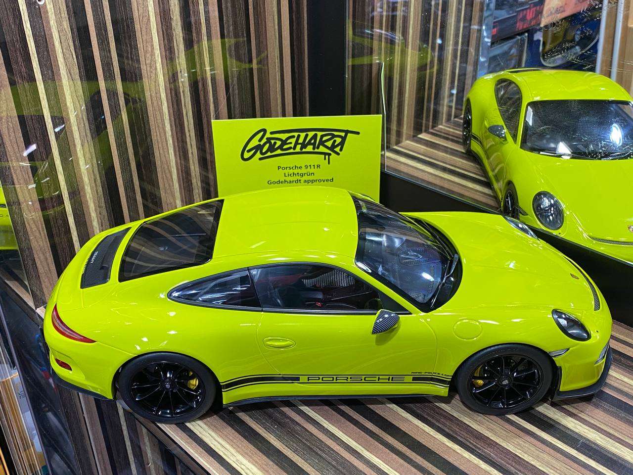1/12 Minichamps Metal Diecast - Porsche 911 R (991.1) 2016 in Exclusive Acid Green|Sold in Dturman.com Dubai UAE.