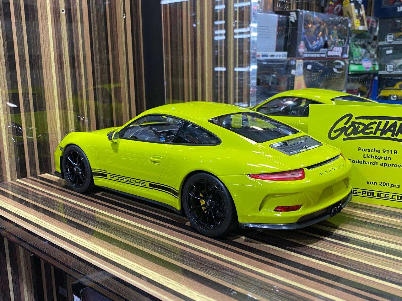 1/12 Minichamps Metal Diecast - Porsche 911 R (991.1) 2016 in Exclusive Acid Green|Sold in Dturman.com Dubai UAE.
