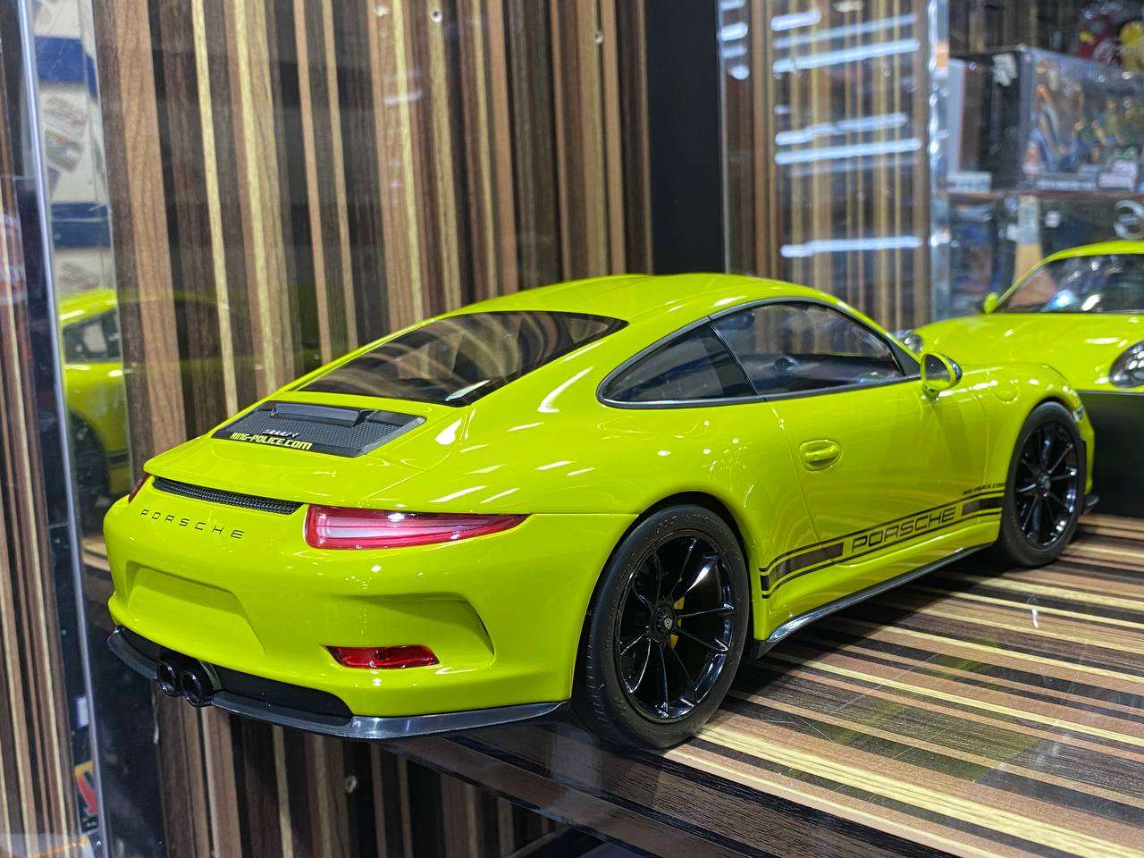 1/12 Minichamps Metal Diecast - Porsche 911 R (991.1) 2016 in Exclusive Acid Green|Sold in Dturman.com Dubai UAE.