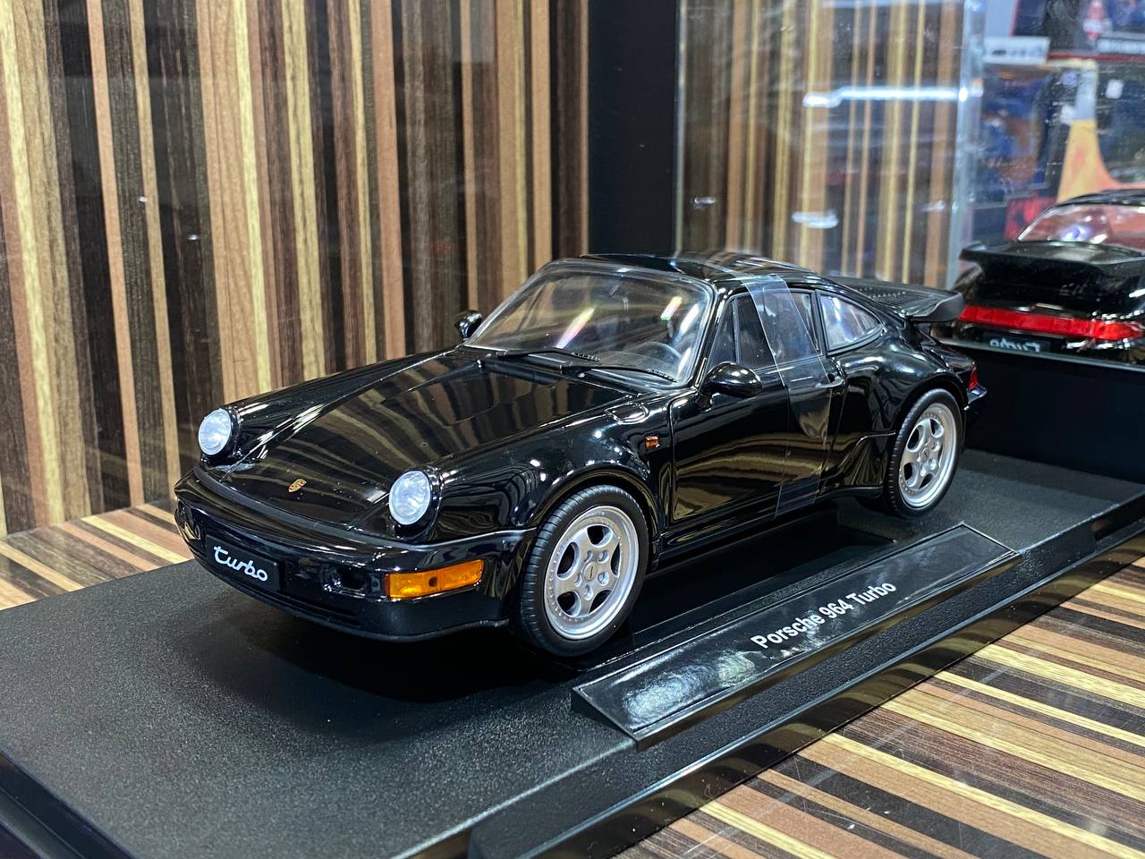 1/18 Welly Metal Diecast - Porsche 964 Turbo in Sleek Black|Sold in Dturman.com Dubai UAE.