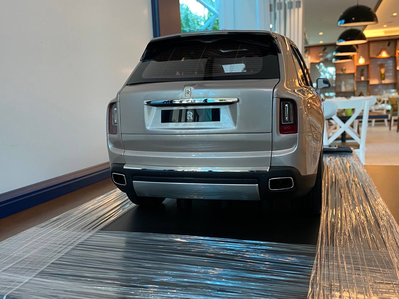 Exclusive 1/8 AMALGAM Scale - Rolls-Royce Cullinan with Full Opening and Working Lights (Remote Included)|Sold in Dturman.com Dubai UAE.