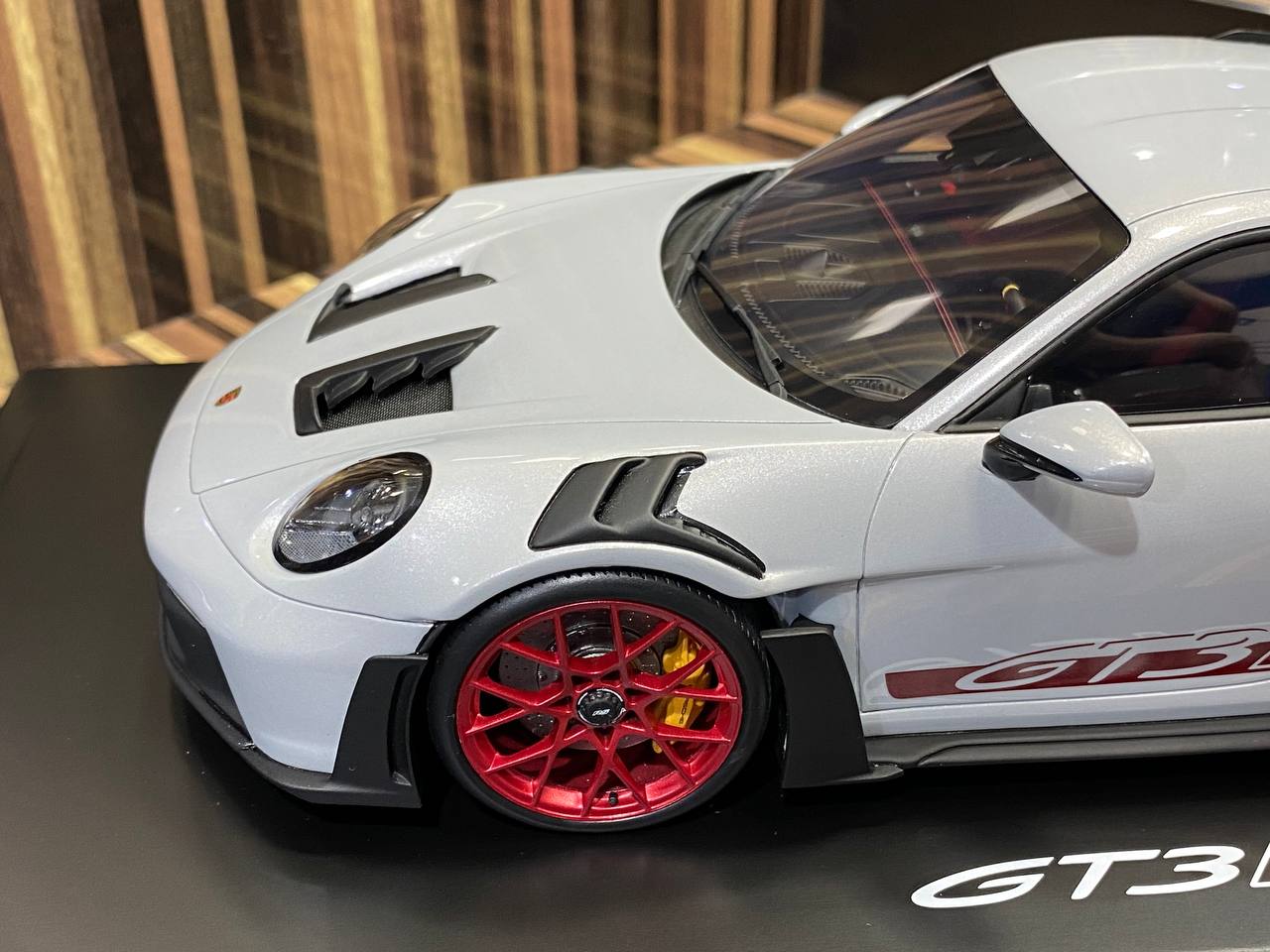 1/18 Resin Porsche 911 GT3 RS Weissach Package||AI Model Grey/Gold Rim 1/18 Resin Porsche 911 GT3 RS Weissach Package||AI Model Grey/Gold Rim