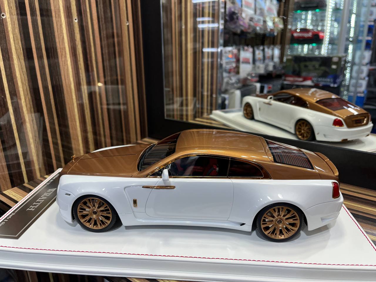 Davis & Giovanni Rolls Royce Wraith 1/18 Resin Model - White/Gold|Sold in Dturman.com Dubai UAE.