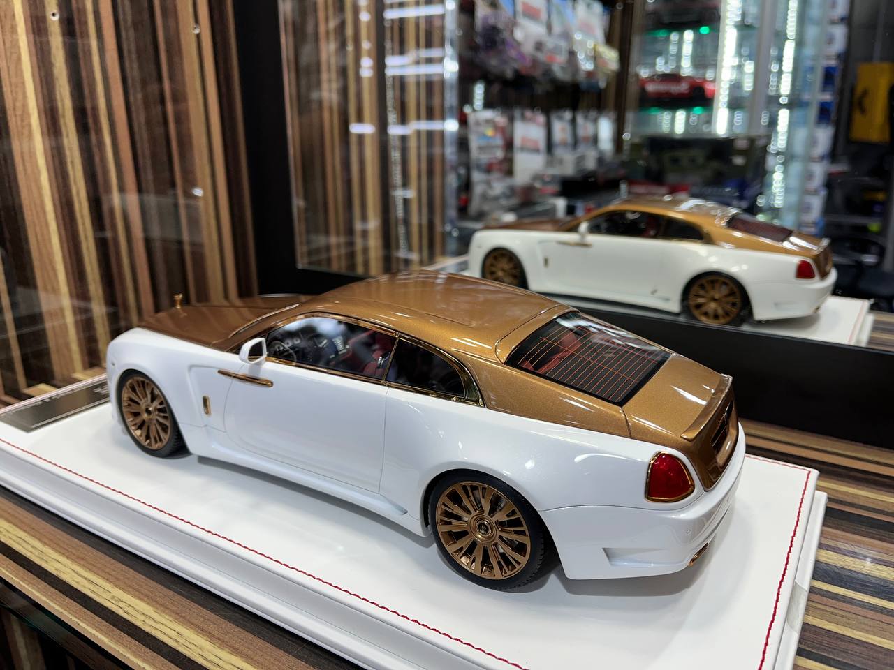 Davis & Giovanni Rolls Royce Wraith 1/18 Resin Model - White/Gold|Sold in Dturman.com Dubai UAE.
