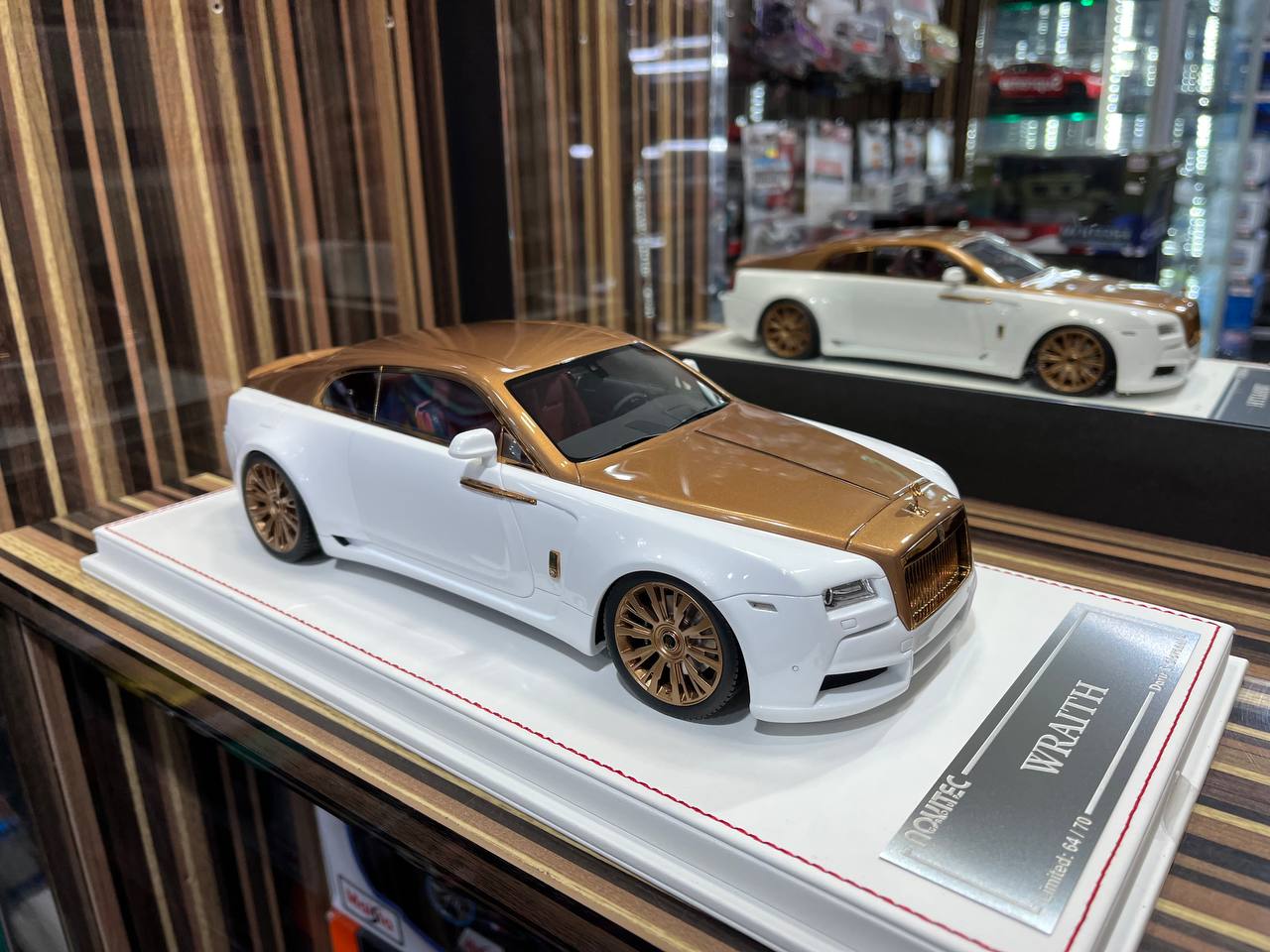 Davis & Giovanni Rolls Royce Wraith 1/18 Resin Model - White/Gold|Sold in Dturman.com Dubai UAE.