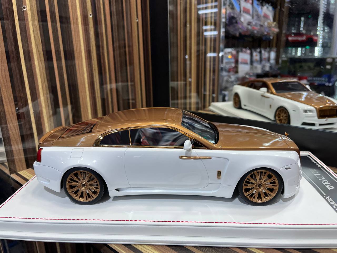 Davis & Giovanni Rolls Royce Wraith 1/18 Resin Model - White/Gold|Sold in Dturman.com Dubai UAE.