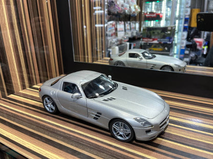 Minichamps 1/18 scale Diecast DC8524K - Mercedes-Benz SLS AMG - Red Minichamps 1/18 scale Diecast DC8524K - Mercedes-Benz SLS AMG - Red