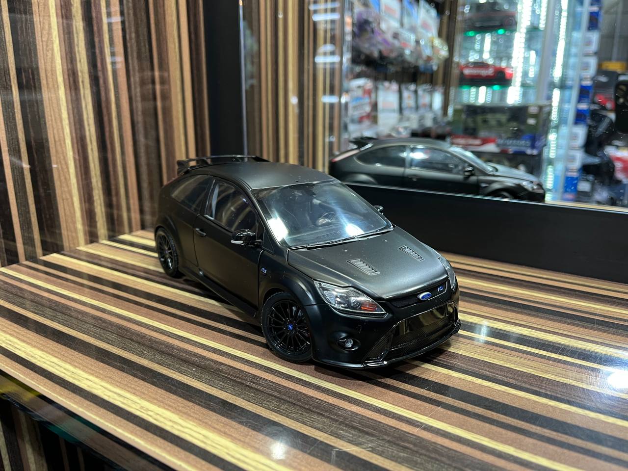 Minichamps Ford Focus RS500 - 1/18 Diecast Model, All Opening - Matt Black