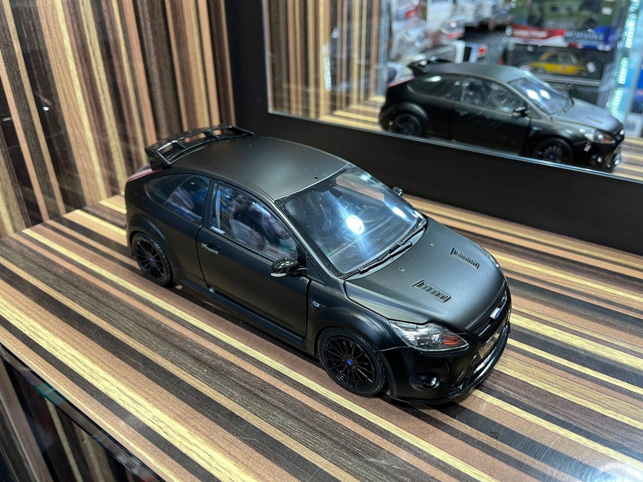 Minichamps Ford Focus RS500 - 1/18 Diecast Model, All Opening - Matt Black