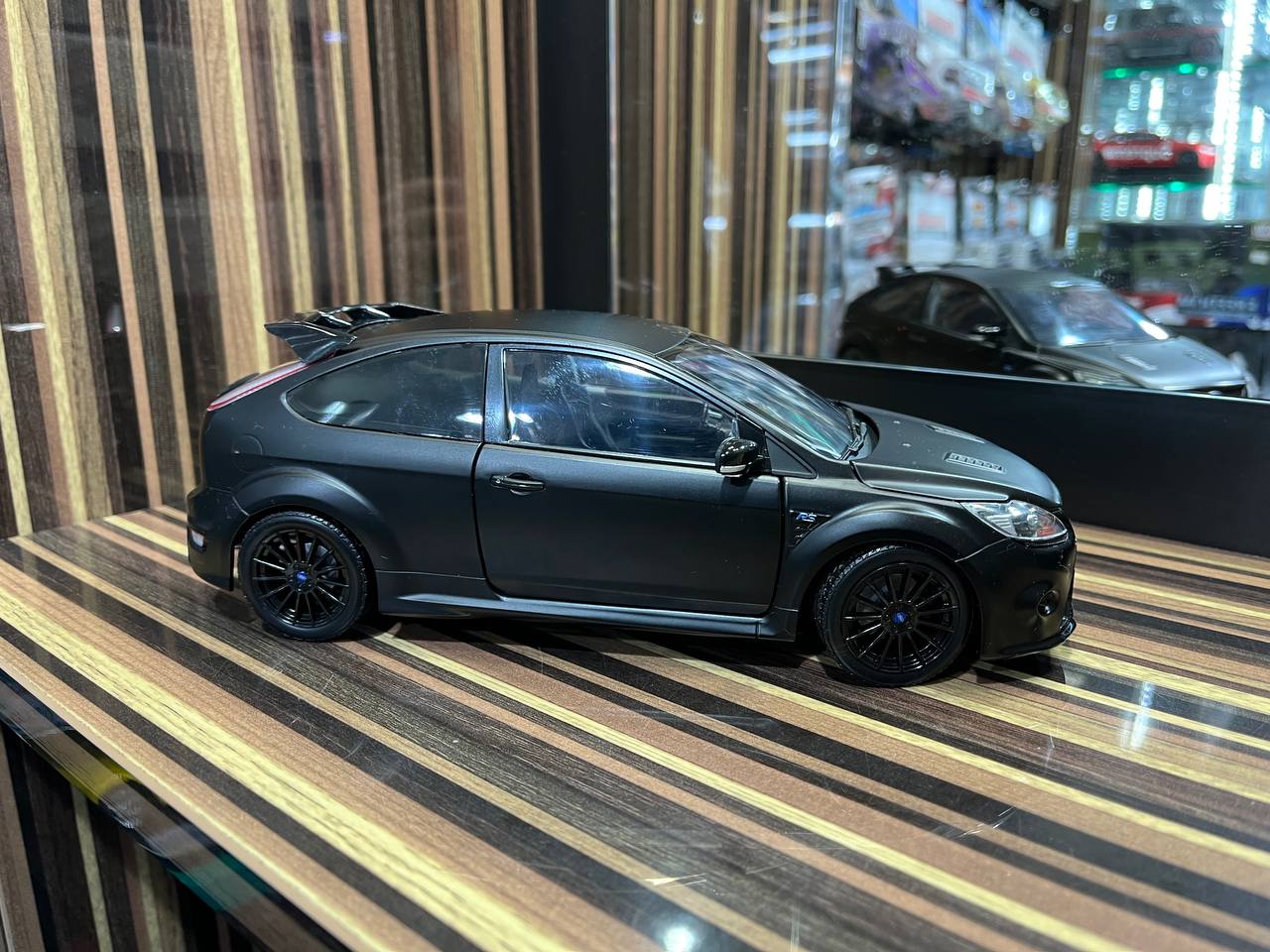 Minichamps Ford Focus RS500 - 1/18 Diecast Model, All Opening - Matt Black