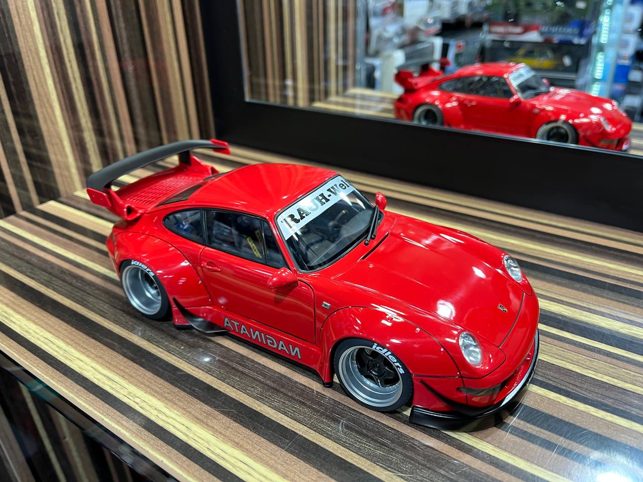 AutoArt Porsche RWB 993 - 1/18 Diecast Model, All Opening - Red