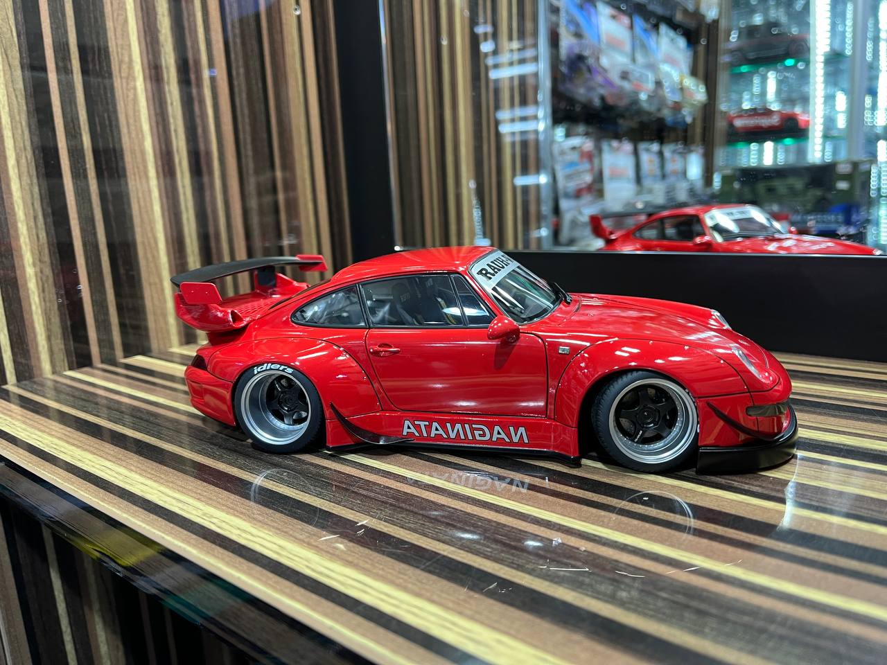 AutoArt Porsche RWB 993 - 1/18 Diecast Model, All Opening - Red