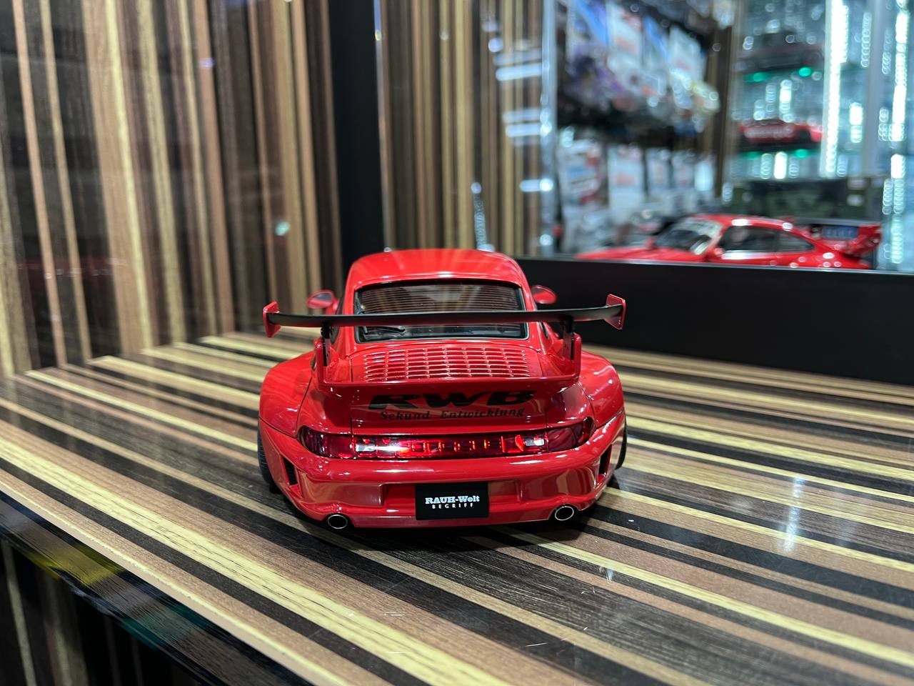 AutoArt Porsche RWB 993 - 1/18 Diecast Model, All Opening - Red