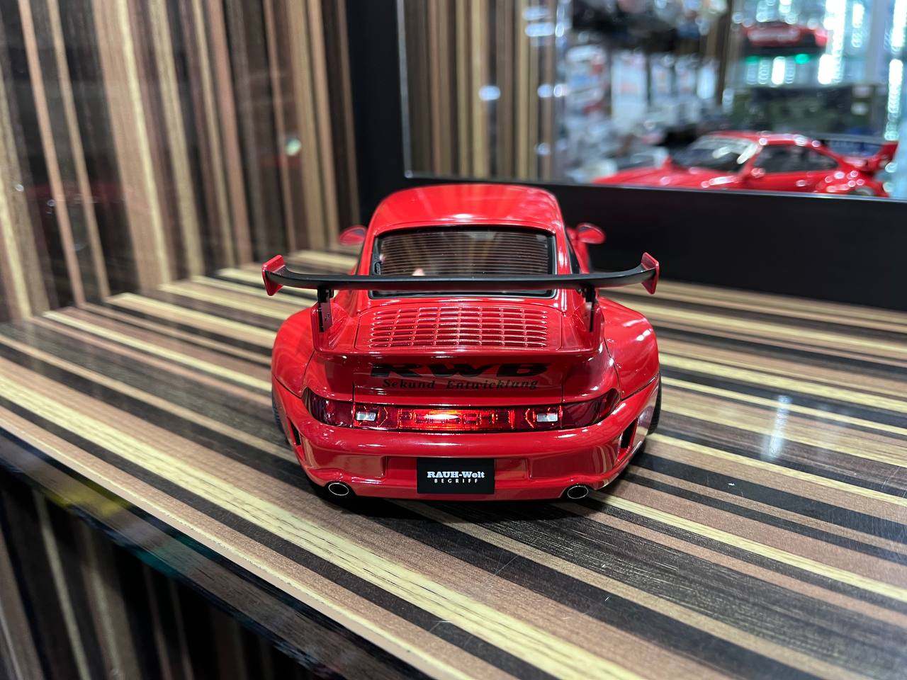 AutoArt Porsche RWB 993 - 1/18 Diecast Model, All Opening - Red
