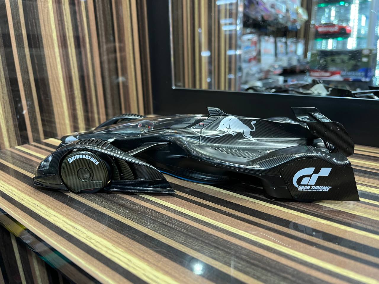 AutoArt Grand Turismo Red Bull X2010 - 1/18 Diecast Model, All Opening - Black