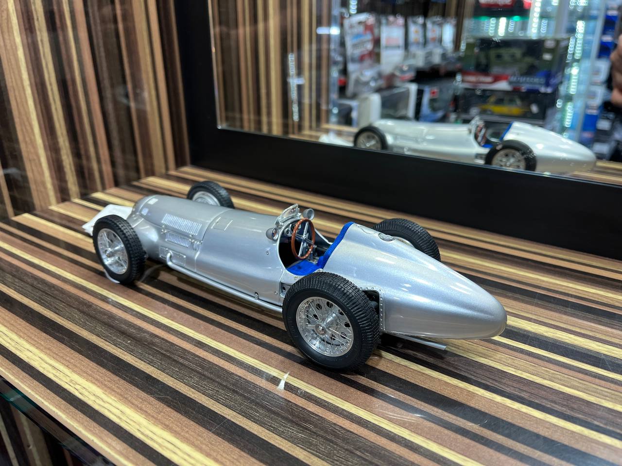 CMC Mercedes-Benz W154 - 1/18 Diecast Model, All Opening - Silver