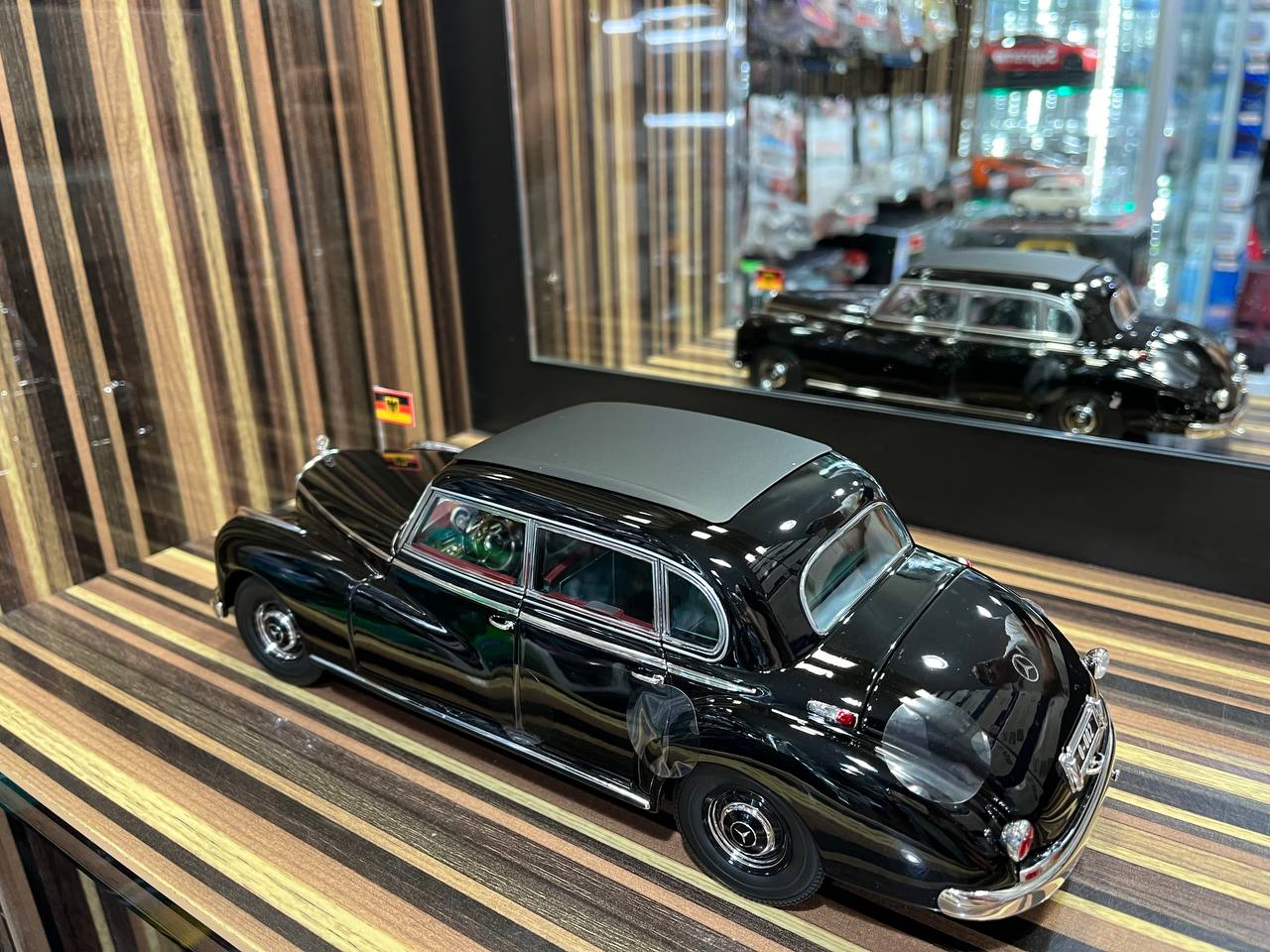 Norev Mercedes Benz 300 - 1/18 Diecast Model, All Opening - Black