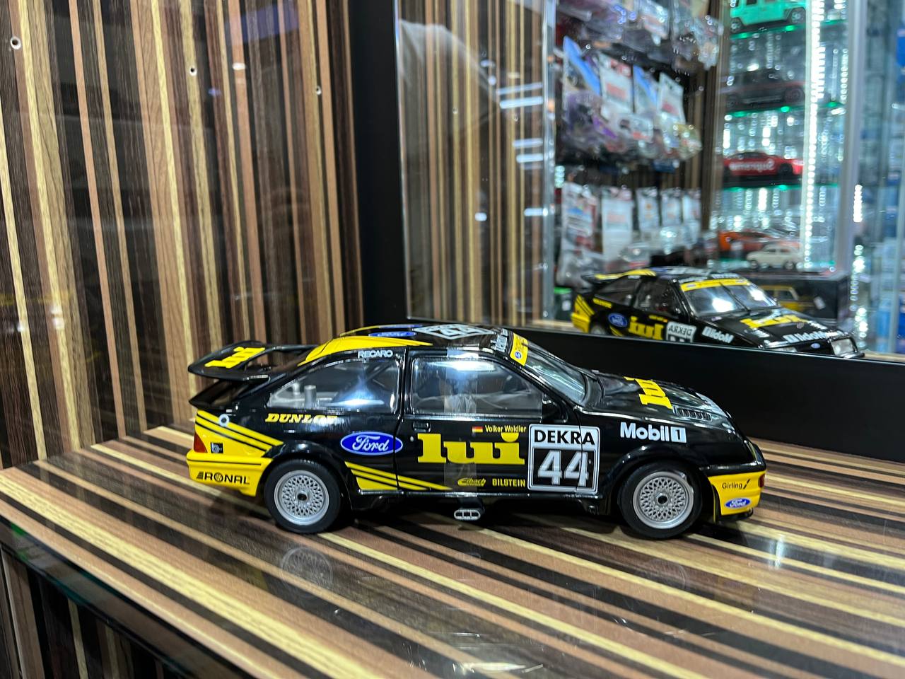 Solido Ford Sierra RS 500 - 1/18 Diecast Model, Partial Opening - Black