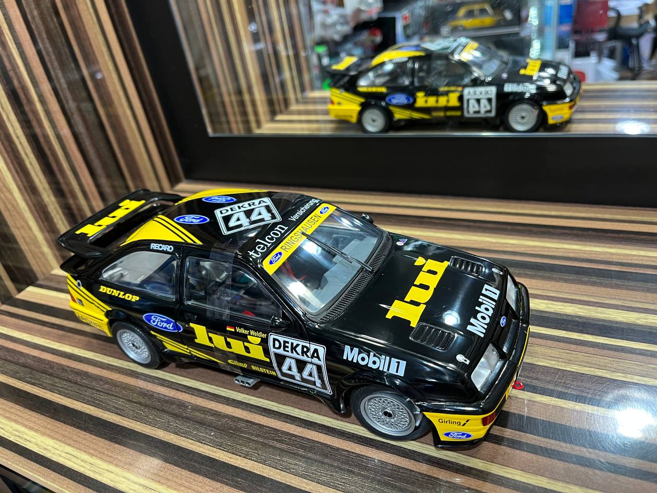 Solido Ford Sierra RS 500 - 1/18 Diecast Model, Partial Opening - Black