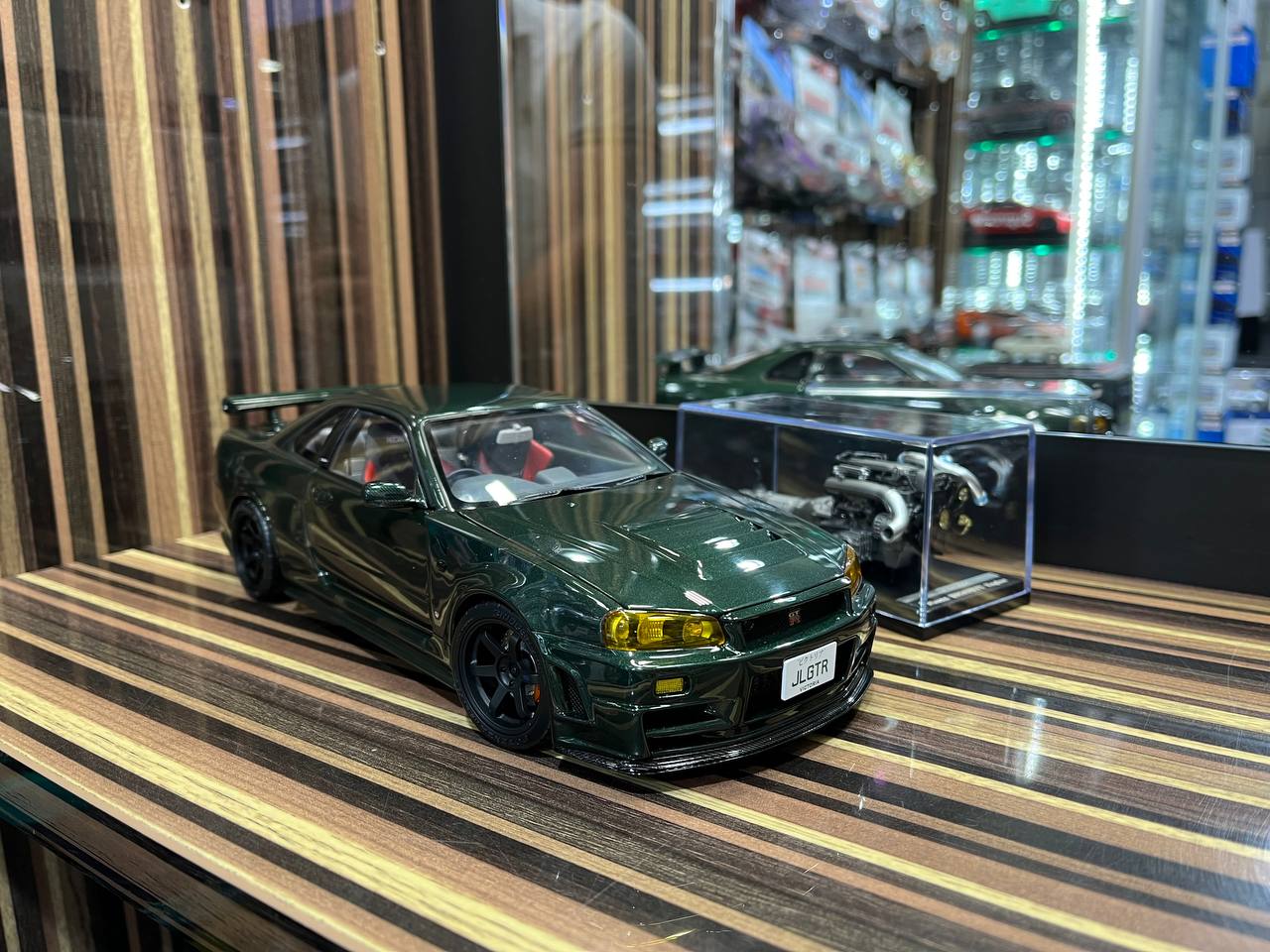 MotorHelix Nissan Skyline GT-R34 Nismo - 1/18 Diecast Model, Full Opening - Dark Green