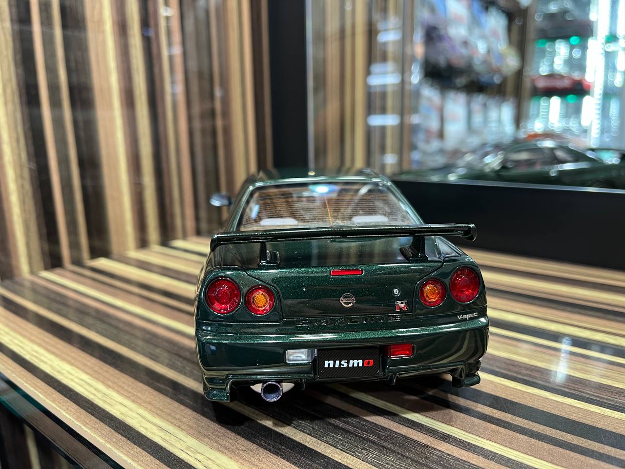 MotorHelix Nissan Skyline GT-R34 Nismo - 1/18 Diecast Model, Full Opening - Dark Green