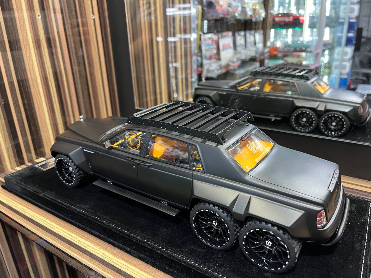 Motorhelix Land Rover Range Rover| Limited Edition Resin
