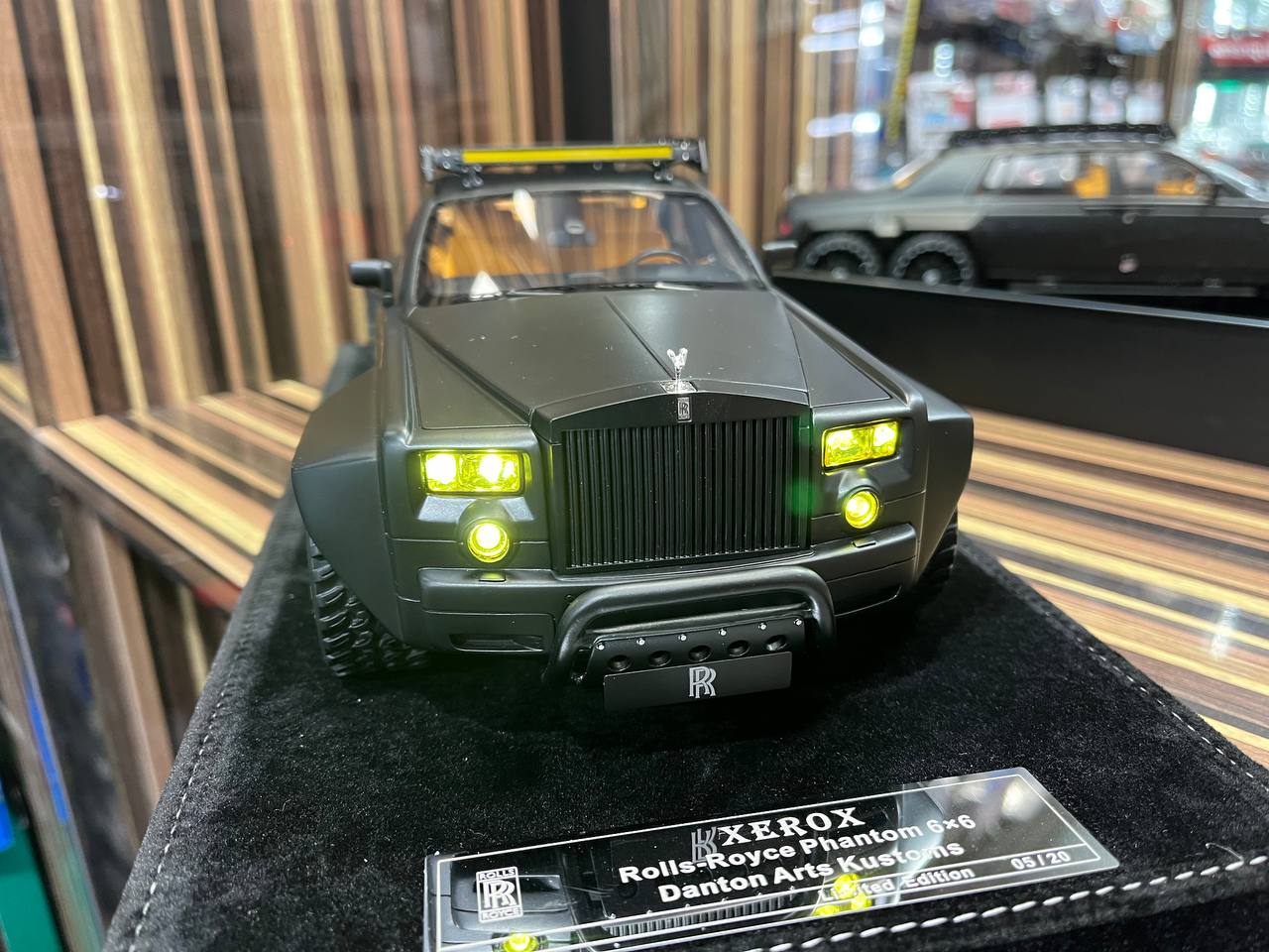 Motorhelix Land Rover Range Rover| Limited Edition Resin