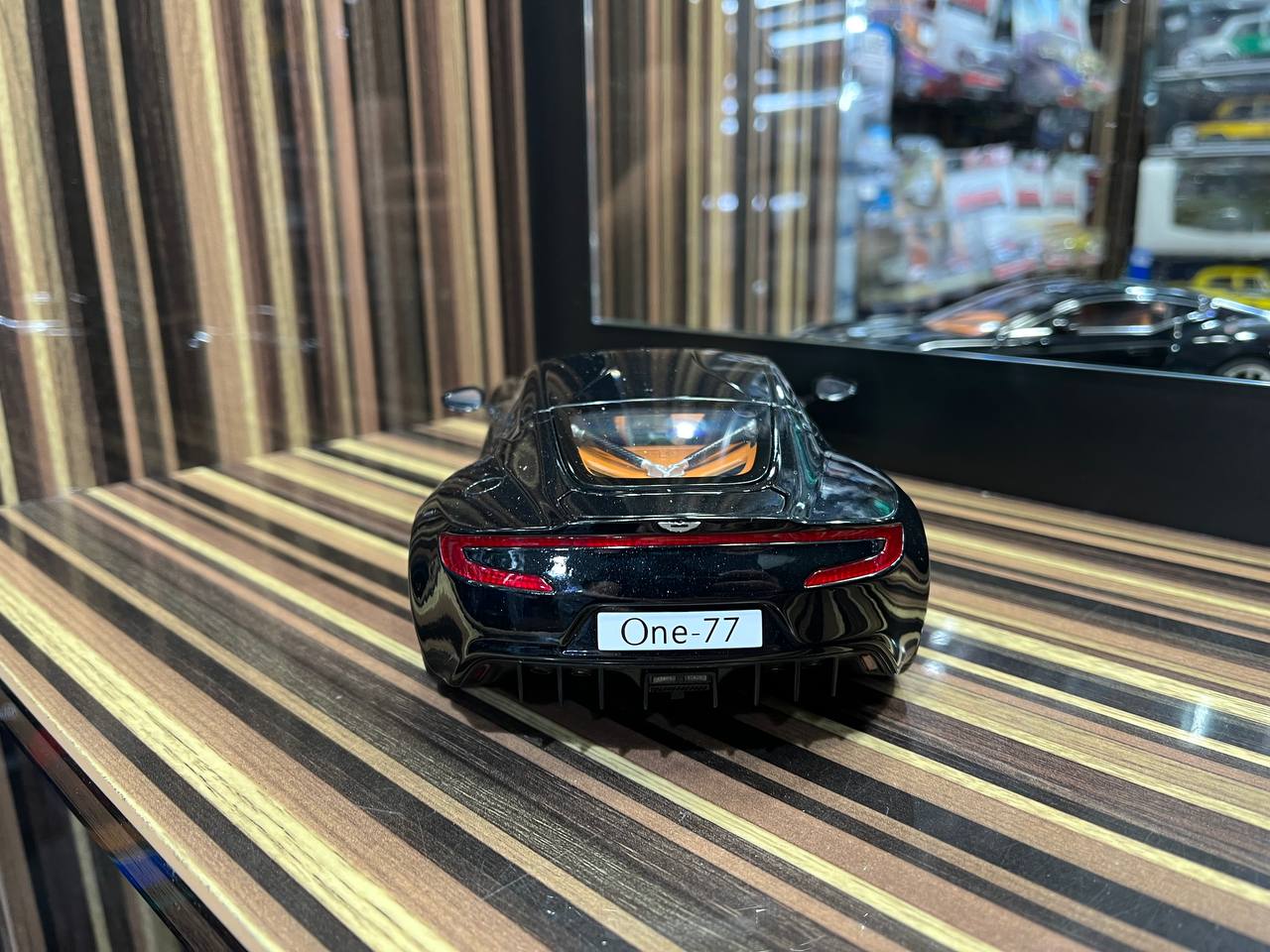 Autoart Aston Martin One-77 - 1/18 Diecast Model, All Opening - Black