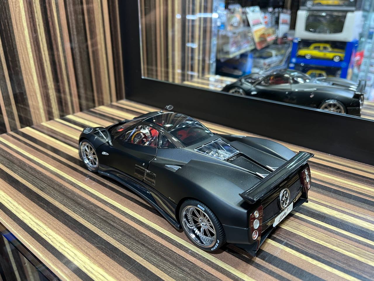 Almost Real Pagani Zonda F - 1/18 Diecast Model, All Opening - Black Matt