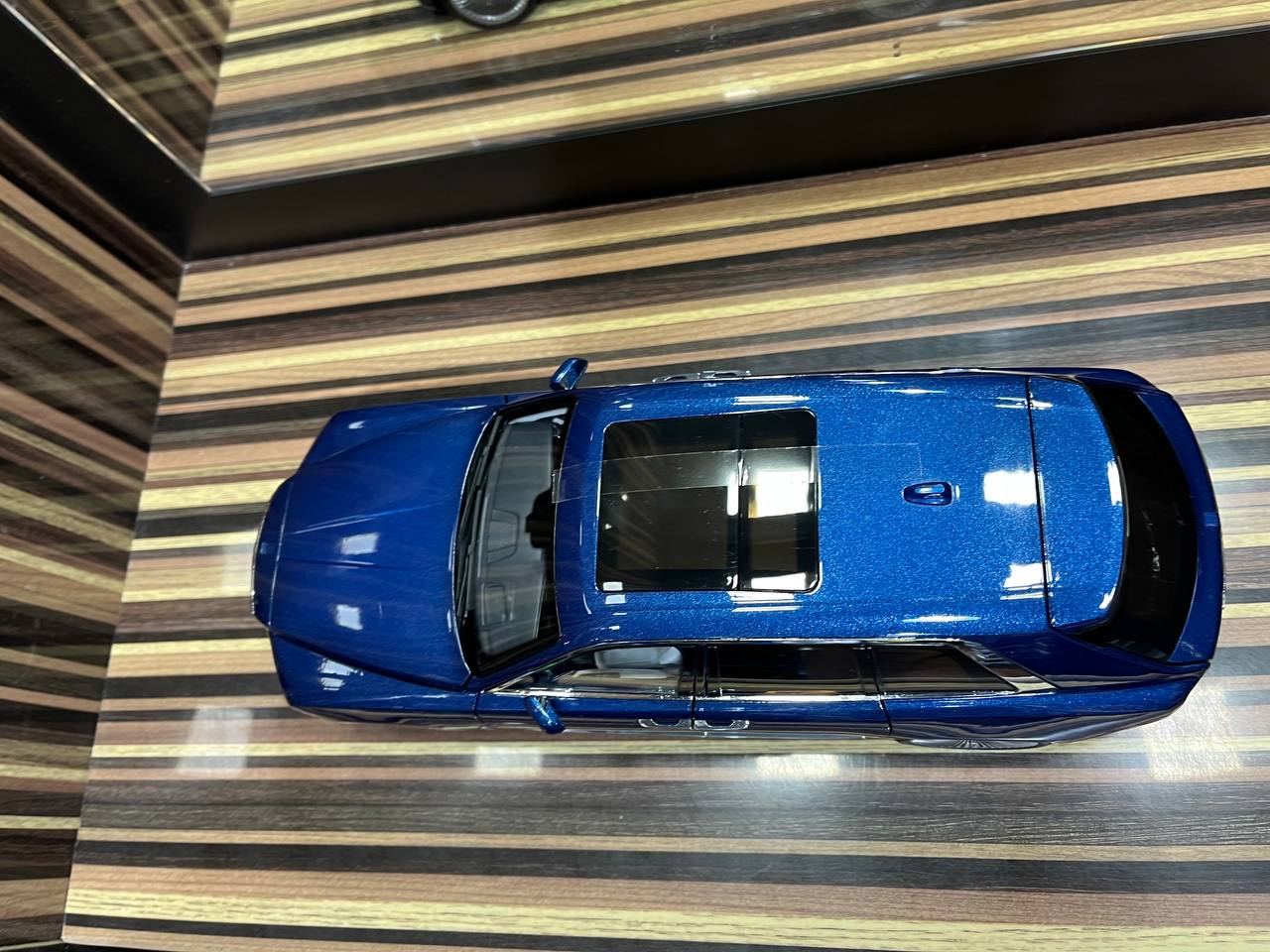 Kyosho Rolls Royce Cullinan - 1/18 Diecast Model, All Opening - Blue
